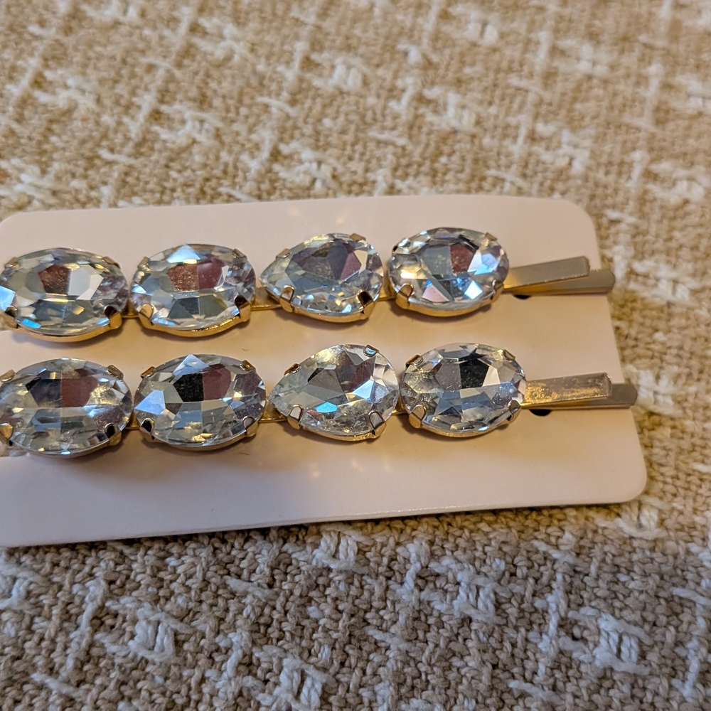 🌿 Crystal Teardrop and Oval Hair Pins - Clear Rhinestone Accent - Picture 2 of 6